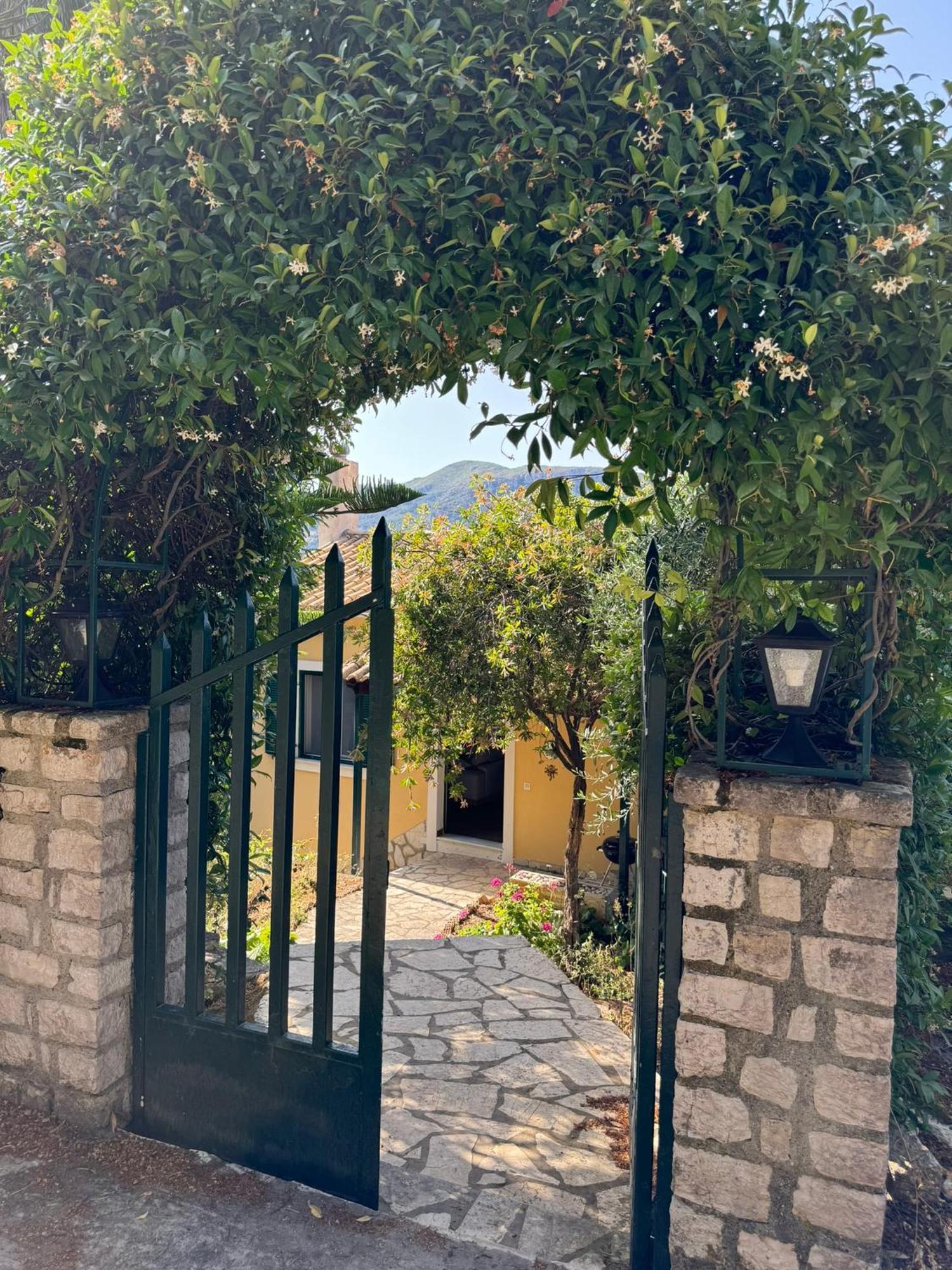 Sea View - Close From - Rovinia Ferienhaus Liapades